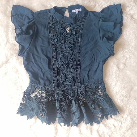 blashe Tops - Dark teal lace crop top size L